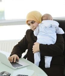 مادران شاغل بخوانند؛ دستگاه‌ها مکلف به حمایت از نگهداری فرزندان شدند