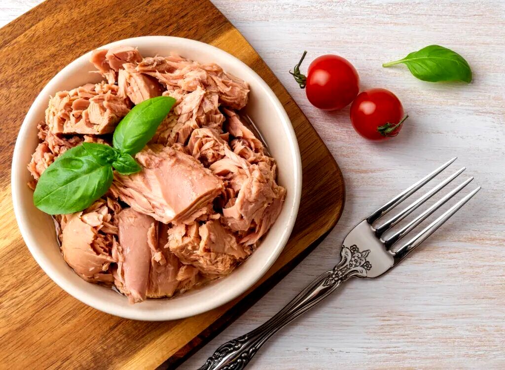 خوردن ماهی با این مواد غذایی ممنوع