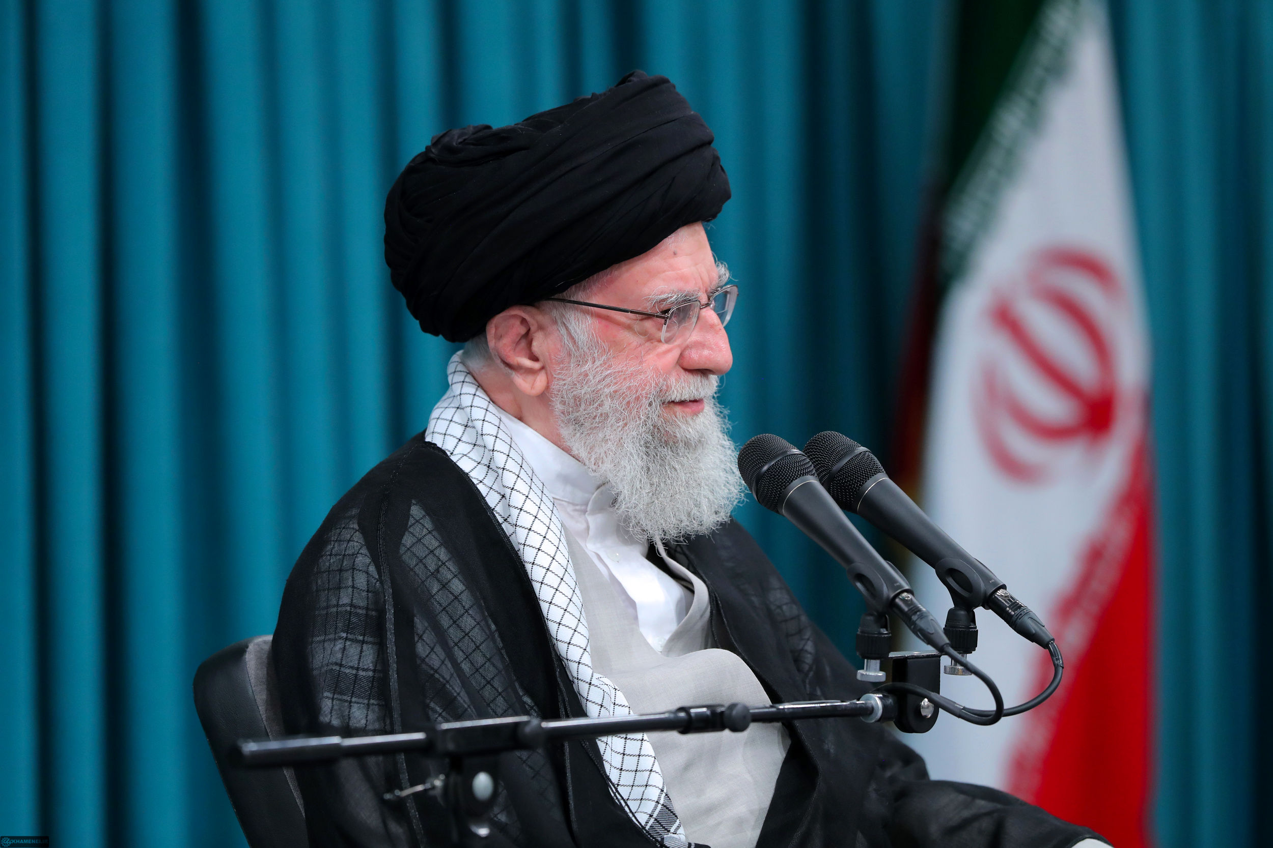 کمک چهار میلیارد تومانی رهبر انقلاب برای آزادی زندانیان نیازمند