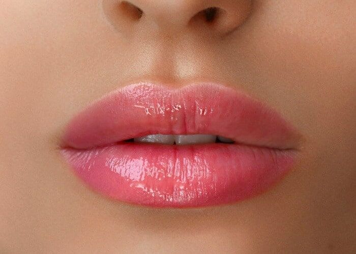 شگرد خوش فرم شدن لب  | چند راه خانگی برای حجیم شدن لب‌ها