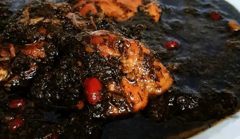 طرز تهیه قورمه سبزی با مرغ مجلسی | راز خوشمزه شدن قورمه سبزی