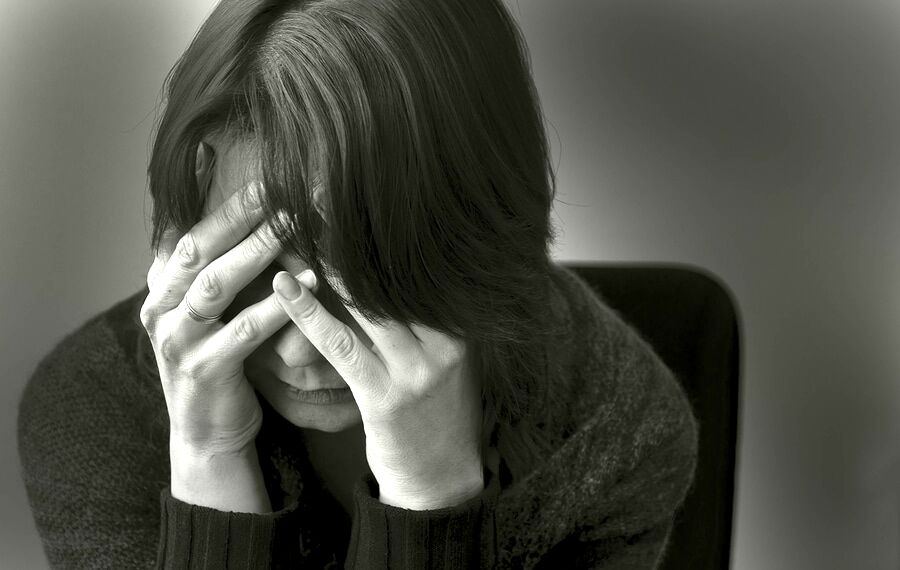 دلیل افسردگی فصلی | چگونه در پاییز افسرده نشویم؟
