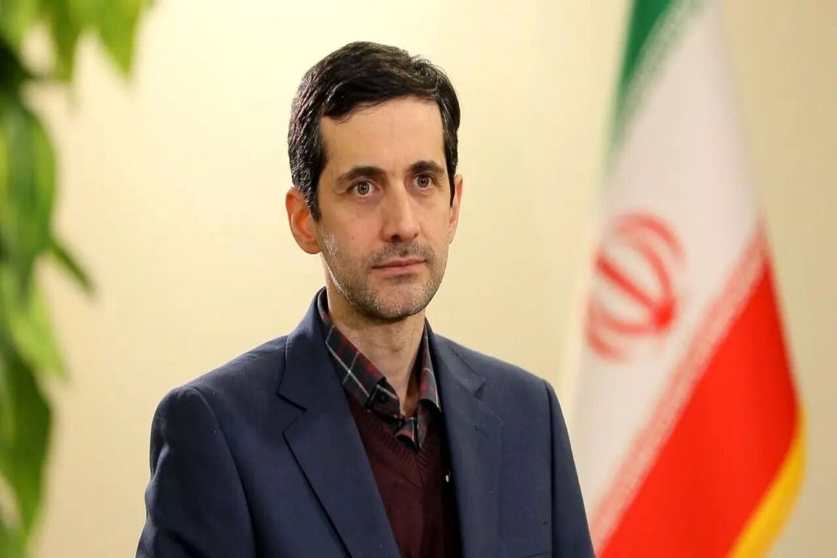 پاسخ فرزند پزشکیان به جلیلی درباره مذاکرات: عینک دودی به چشم زدهاید