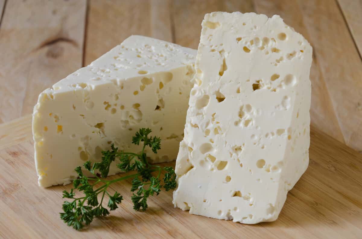 طرز نگهداری از پنیر  |  علت شل شدن پنیر محلی چیست؟