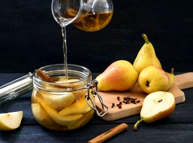 طرز تهیه کمپوت گلابی به روش بازاری | برای غلیظ شدن شربت گلابی چه کنیم؟