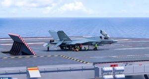 ویدئو | حمل و نقل جالب جنگنده F15 وسط اتوبان!