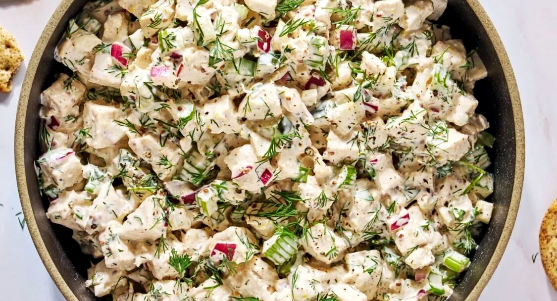 طرز تهیه سالاد مرغ | این شام رژیمی خوشمزه را ازدست ندهید