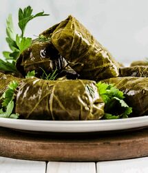 طرز تهیه دلمه برگ مو آذری با دستور پخت اصلی