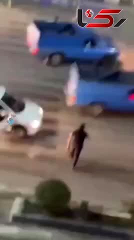 ببینید/ ویدیوی وایرال‌شده‌ از مرد کلاشینکف به دست در چالوس