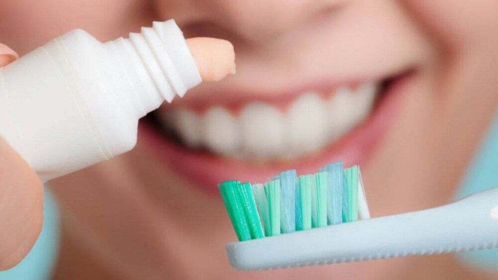 روش صحیح مسواک زدن | چه نوع مسواکی بخریم؟
