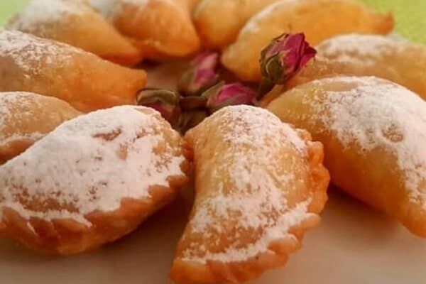 طرز تهیه شیرینی قطاب خانگی  | راز خوشمزه شدن شیرینی قطاب
