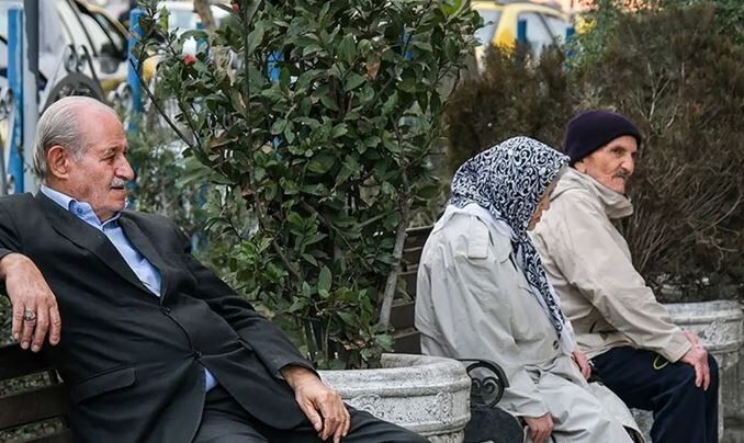 شرایط جدید بازنشستگی ابلاغ شد / این گروه تا ۱۰ سال زودتر بازنشسته می‌شوند 