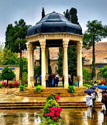 فال حافظ چهارشنبه 3 تیر/در رحمت خدا به رویت باز می‌شود