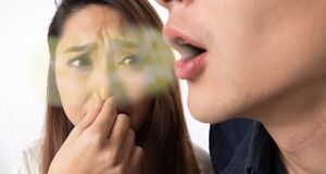 فیلم | برای رفع بوی دهان چه زمانی مسواک بزنیم؟