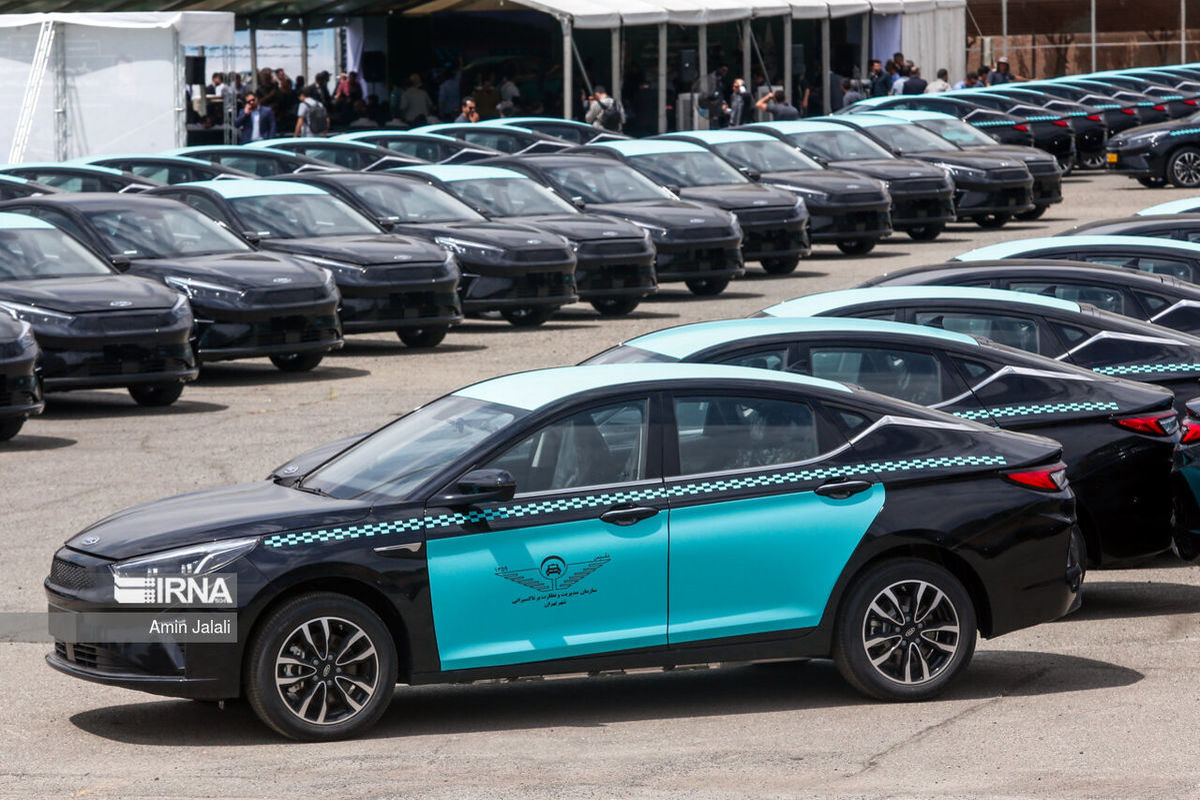 وام ۹۰۰ میلیونی با کارمزد ۸ درصد برای خریداران تاکسی‌ برقی