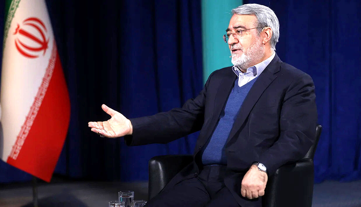 آیت الله هاشمی، اینگونه وزیر اطلاعات احمدی نژاد را غافلگیر کرد