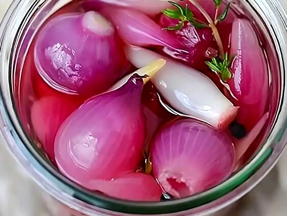 طرز تهیه ترشی پیاز خوشمزه و فوری | با این ترفند طلایی نیم ساعته ترشی درست کن