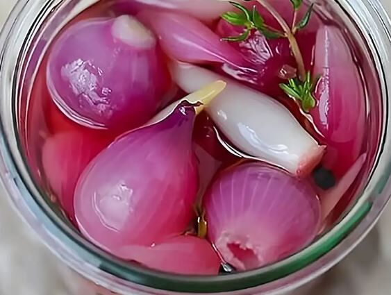 طرز تهیه ترشی پیاز خوشمزه و فوری | با این ترفند طلایی نیم ساعته ترشی درست کن