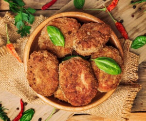 طرز تهیه کتلت بدون گوشت؛ یه شام نهار فوری با مواد ساده