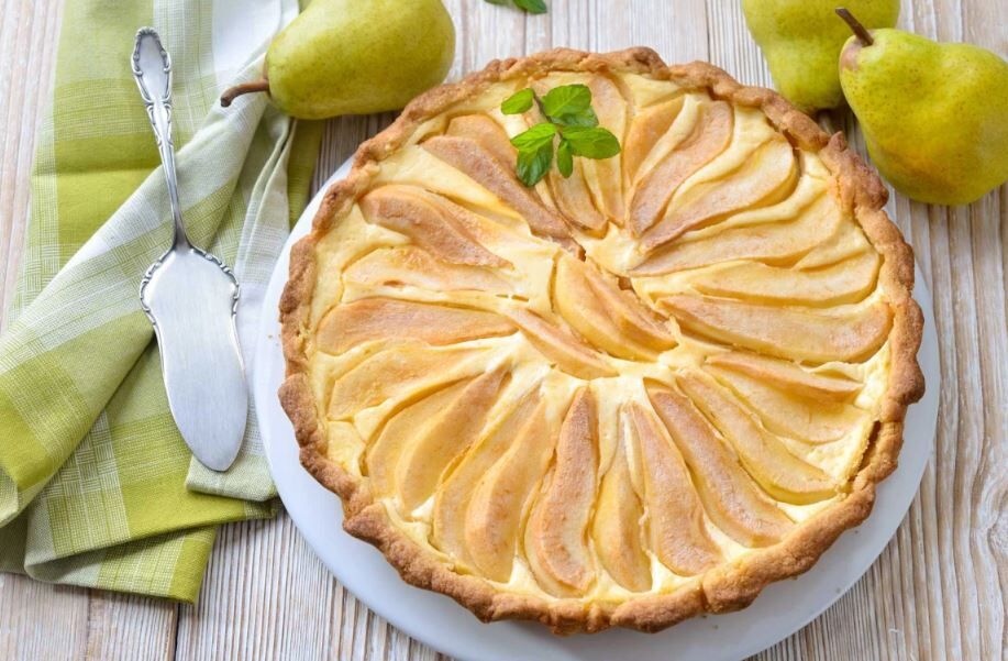 طرز تهیه تارت گلابی به روش فرانسوی |  چگونه باید از پف کردن خمیر تارت جلوگیری کنیم؟
