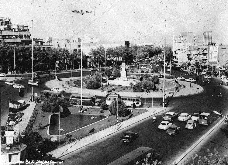 عکس | اولین خیابانی که در ایران با چراغ برق روشن شد