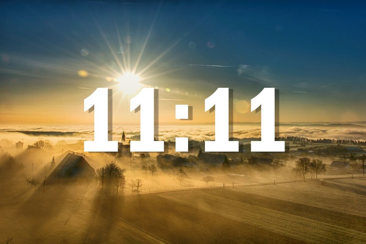 پیام فرشته شماره 1111 | نشونه دیدن 11:11 و1111 برای ثروت و عشق