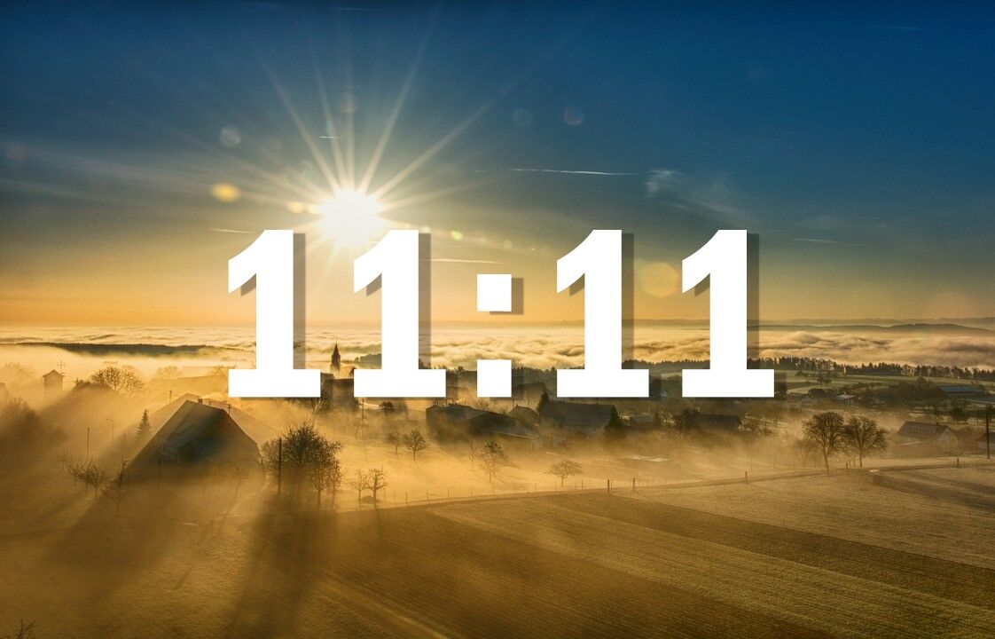پیام فرشته شماره 1111 | نشونه دیدن 11:11 و1111 برای ثروت و عشق
