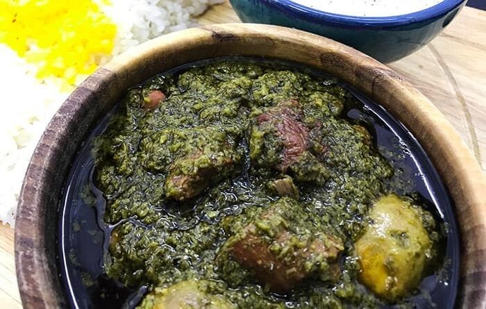 ترفند  سیاه شدن قورمه سبزی | راز قورمه سبزی جا افتاده چیست؟

