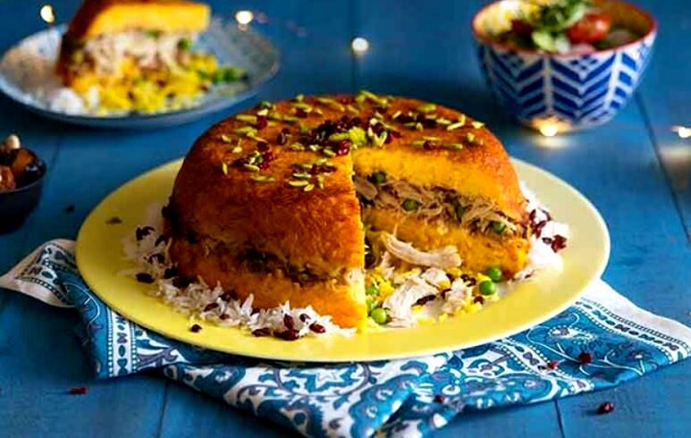 طرز تهیه ته چین آلو اسفناج با مرغ | راز خوشمزه شدن ته چین اسفناج