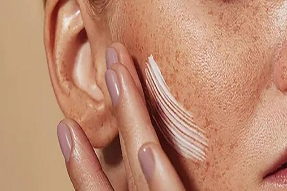 برای آبرسانی پوست چه باید کرد؟ | چرا آبرسانی پوست اینقدر مهم است؟