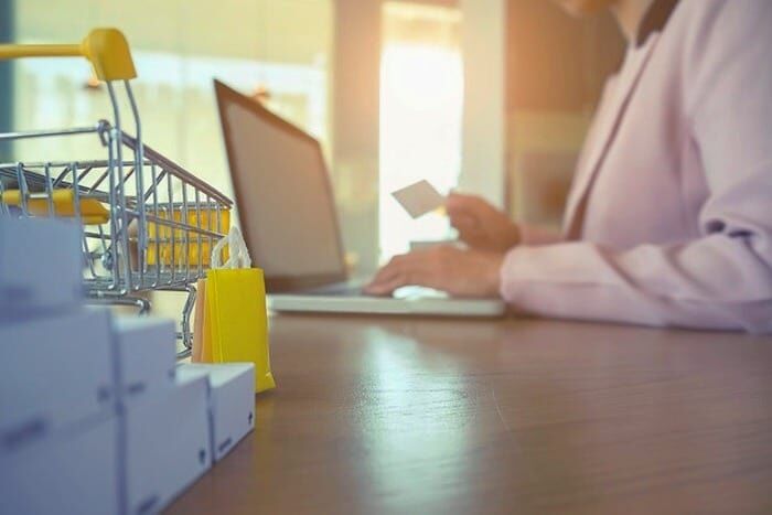 چگونه مشتری اینترنتی جذب کنیم؟  | چند ایده ناب برای صاحبان فروشگاه‌های آنلاین