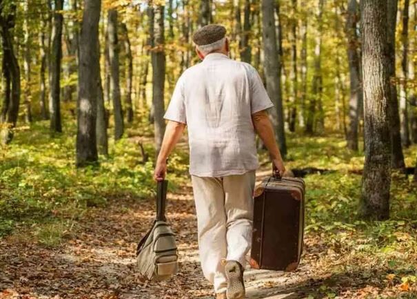 آغاز ثبتنام سفر رایگان برای بازنشستگان لشکری / پرداخت کمک هزینه ۲۰ میلیون تومانی سفر برای بازنشستگان از امروز