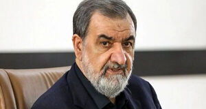 محسن رضایی: دشمنان سنگ اندازی کنند قاطع‌تر دهانشان را خرد می‌کنیم