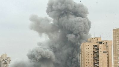 فیلم جدید از لحظه برخورد دقیق موشک ایران در روز آخر جنگ